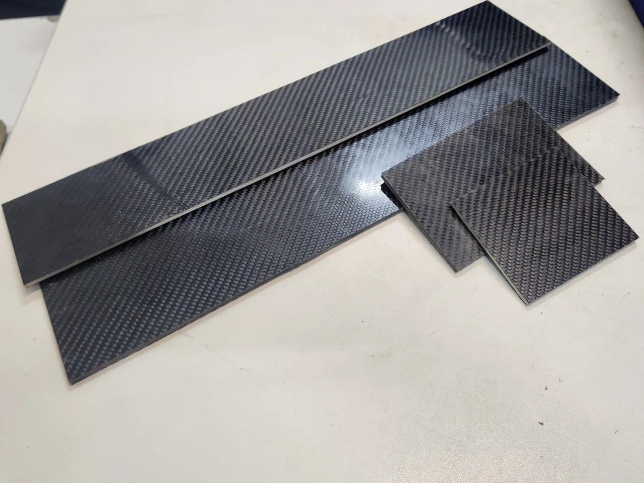 Carbon fibre sandwich panel